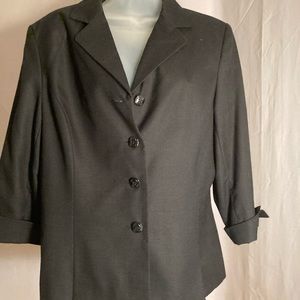 Dress barn top size 12 short sleeve